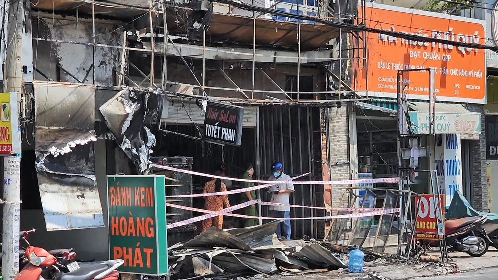 Cháy nhà ở Tân Bình lúc 1 giờ sáng, 6 người chạy kịp