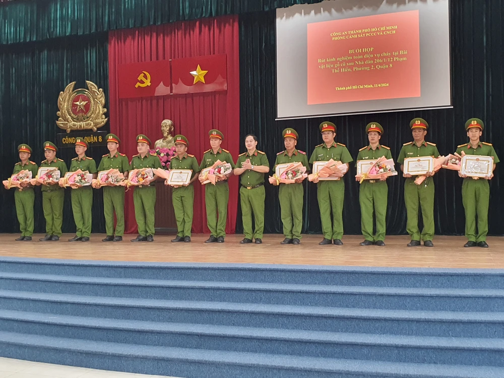 Nhiều vi phạm, tồn tại trong vụ cháy dãy nhà ven kênh Đôi, quận 8