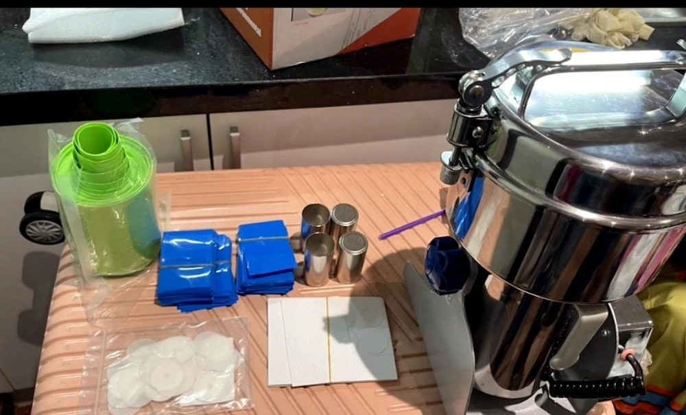 Quận 1: Nhóm người Đài Loan chuẩn bị ‘ép’ 184 bánh ma túy vào vỏ pin