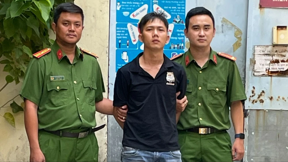 Đã qua Tết 2 tháng, công an vẫn bắt được gần 1,4 tấn pháo nổ