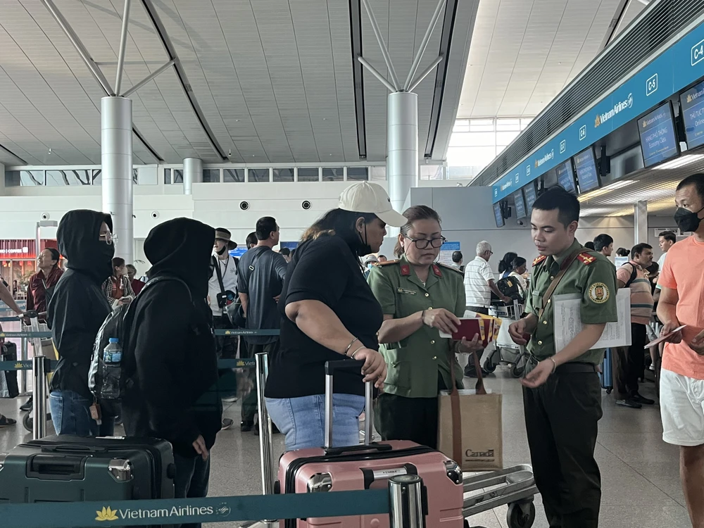 9 người Malaysia vào TP.HCM để lừa đảo người Malaysia bị trục xuất