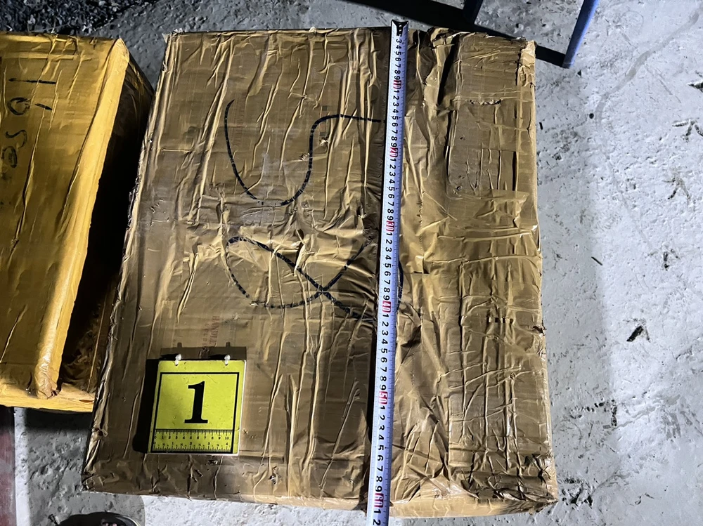 2 người trong đường dây vận chuyển hơn 6 tạ pháo dùng chành xe giao hàng