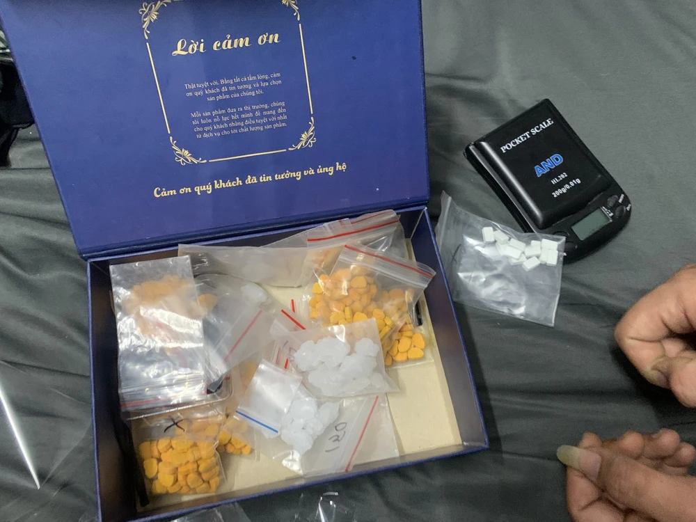 Công an Gò Vấp, Tân Bình và Tân Phú phá 3 chuyên án ma túy, thu súng, lựu đạn...