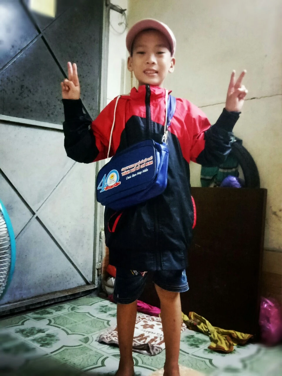 Mẹ bị ung thư đỏ mắt tìm con trai 10 tuổi đi bán vé số mất tích 11 ngày