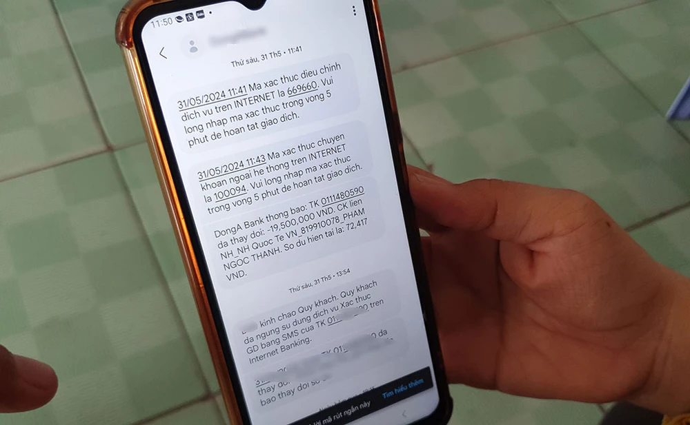 Người phụ nữ bán vé số mất hết tiền dành dụm sau khi mua gói 4G