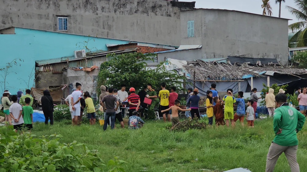 Đuổi bắt chim sáo, phát hiện hàng xóm tử vong bất thường ở Bình Chánh