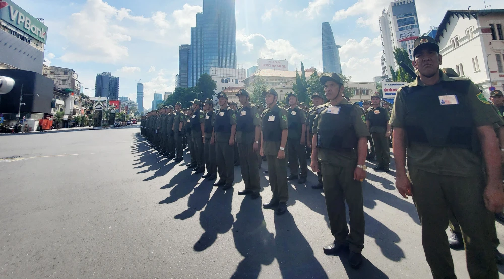 Chùm ảnh Lễ ra mắt Lực lượng tham gia bảo vệ an ninh, trật tự ở cơ sở ở TP.HCM