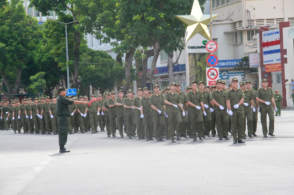 Chùm ảnh Lễ ra mắt Lực lượng tham gia bảo vệ an ninh, trật tự ở cơ sở ở TP.HCM