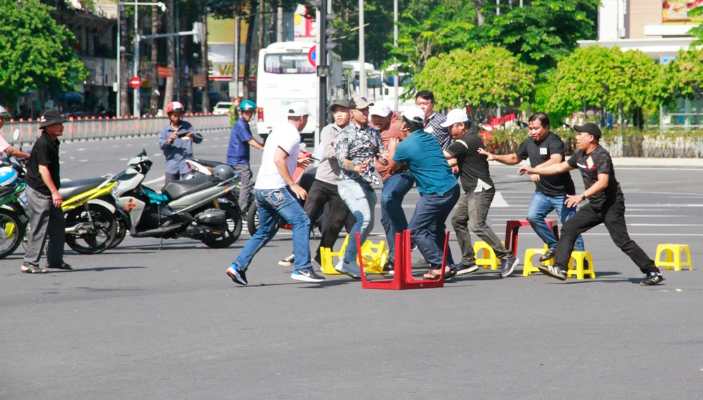 Chùm ảnh Lễ ra mắt Lực lượng tham gia bảo vệ an ninh, trật tự ở cơ sở ở TP.HCM