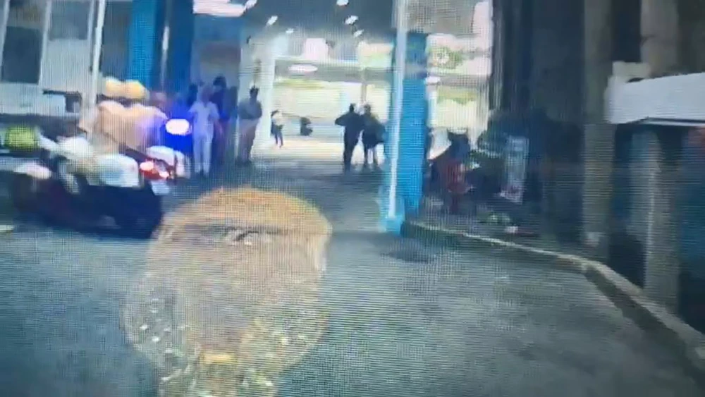 CSGT Nam Sài Gòn mở đường đưa sản phụ đến bệnh viện cấp cứu kịp thời