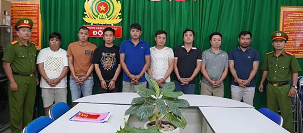 Bắt đường dây đánh bạc mua tài khoản từ trang bong88