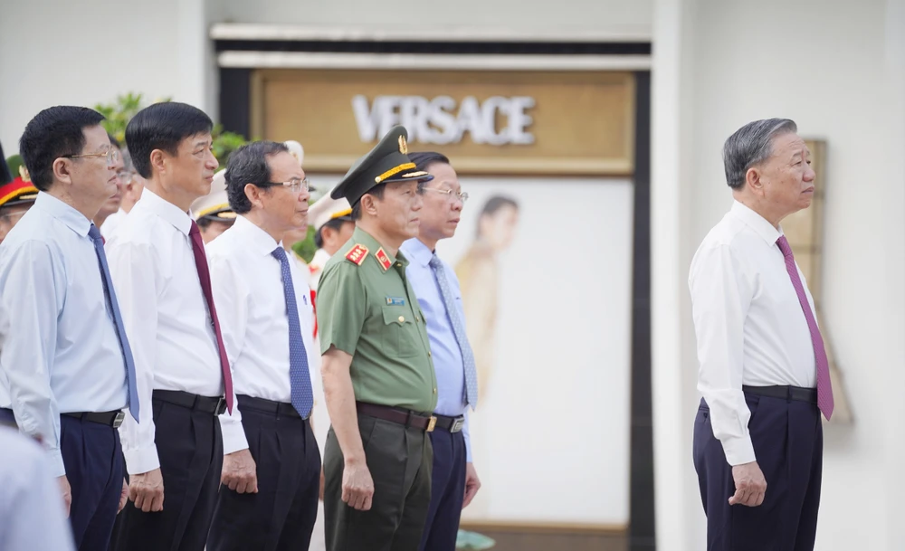 Tổng Bí thư, Chủ tịch nước Tô Lâm tham dự Lễ Báo công dâng Bác của Công an TP.HCM