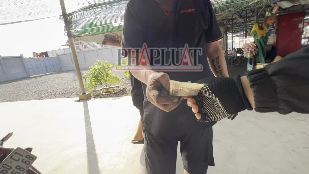 Bài 4: Cận cảnh người lớn phối hợp trẻ con phá xe trên Quốc lộ 51