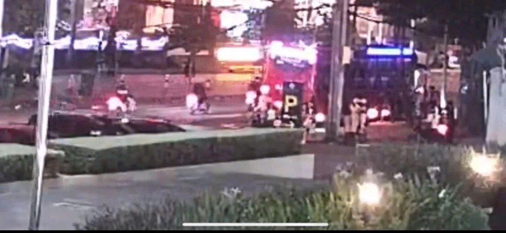 Công an Bình Thạnh tìm tài xế trong vụ xe đạp tông xe khách đường Nguyễn Xí