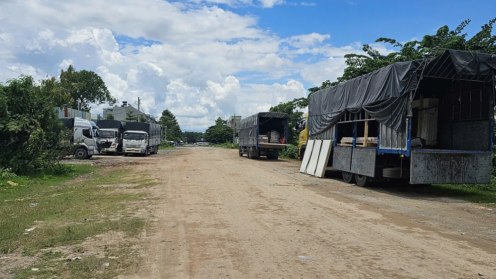 Người đàn ông bị nhiều tấm đá hoa cương đè chết ở Hóc Môn