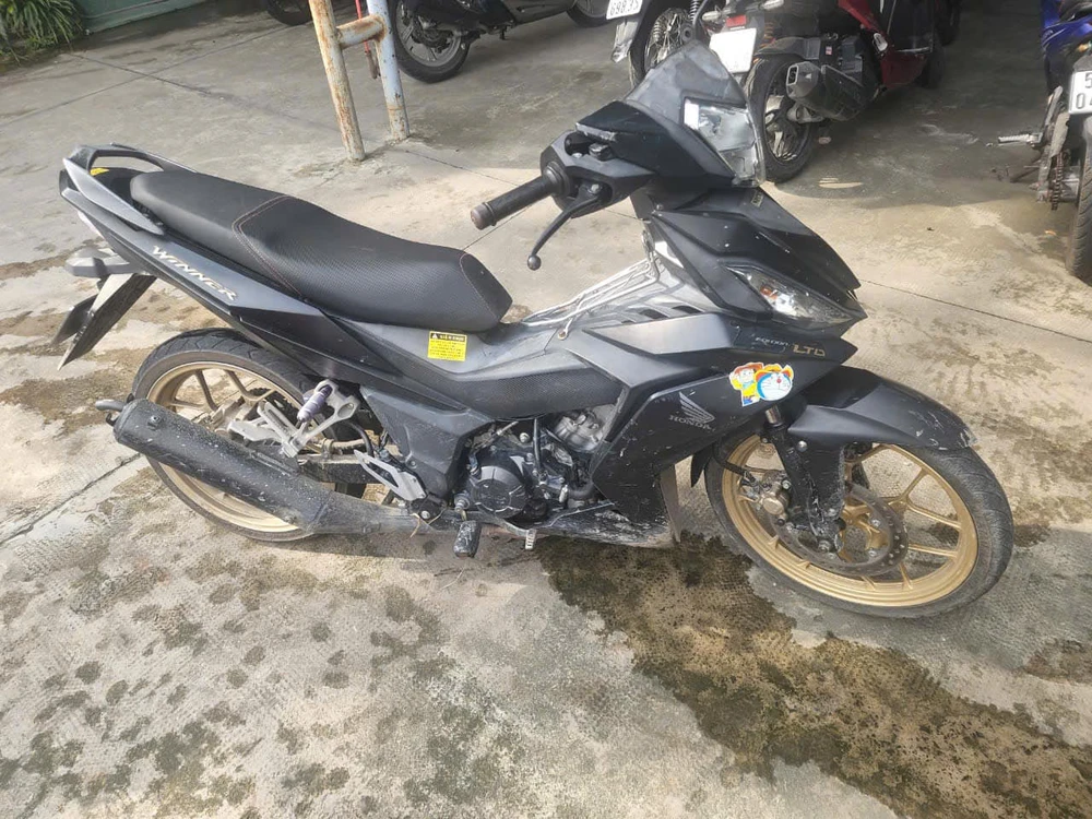 2 thanh niên xưng tổ 363, 'phạt' người dân 7,5 triệu đồng vì xe không chính chủ