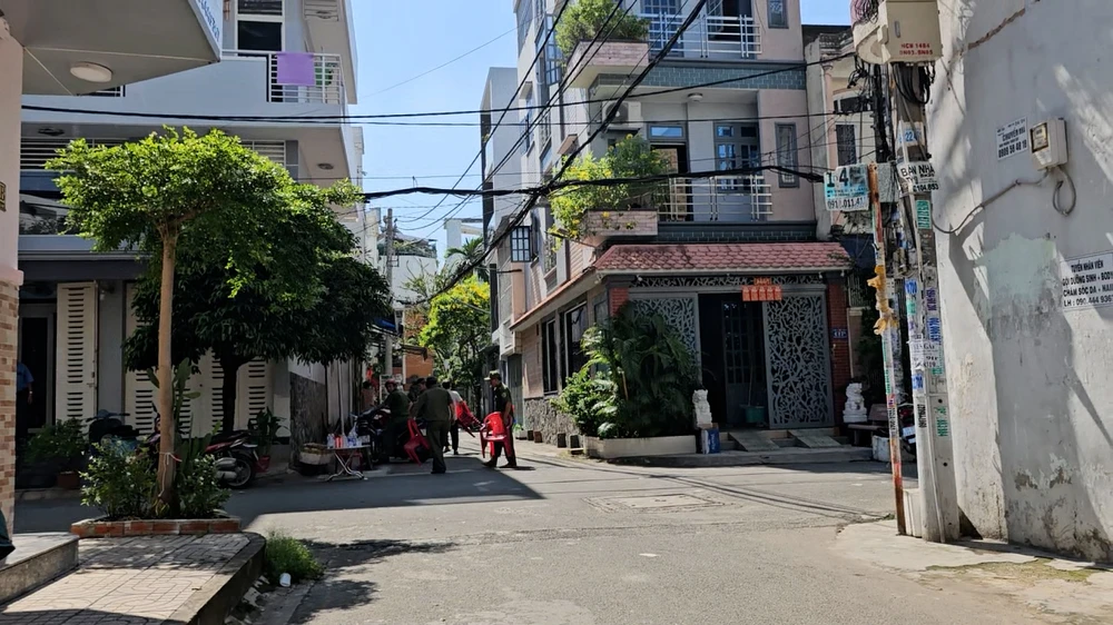 Cháy nhà 1 trệt 3 lầu ở Quận 6, nhiều người chạy thoát kịp