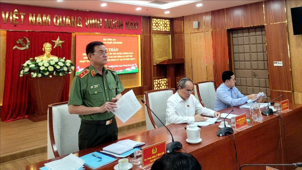 Công an TP.HCM cùng bàn chuyện có trực thăng chữa cháy