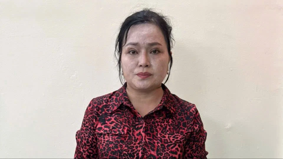 Khoe là người nhà của lãnh đạo Chính phủ, lừa 5 tỉ ‘chạy dự án điện gió’…