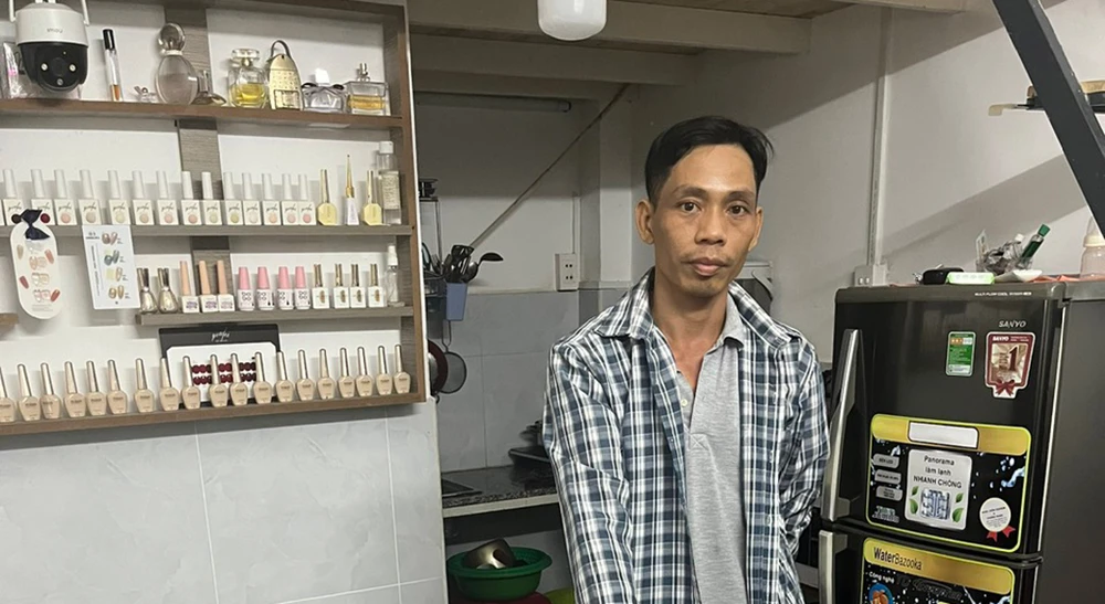 Chạy từ Nhà Bè tới Bình Chánh để trộm đồ ở 2 quán cà phê