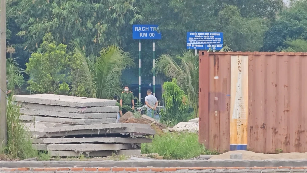 Thi thể người đàn ông trôi trên sông Rạch Tra