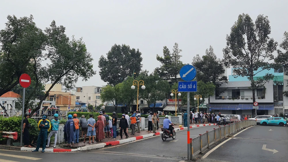 Phát hiện thi thể người đàn ông trôi trên kênh Nhiêu Lộc – Thị Nghè