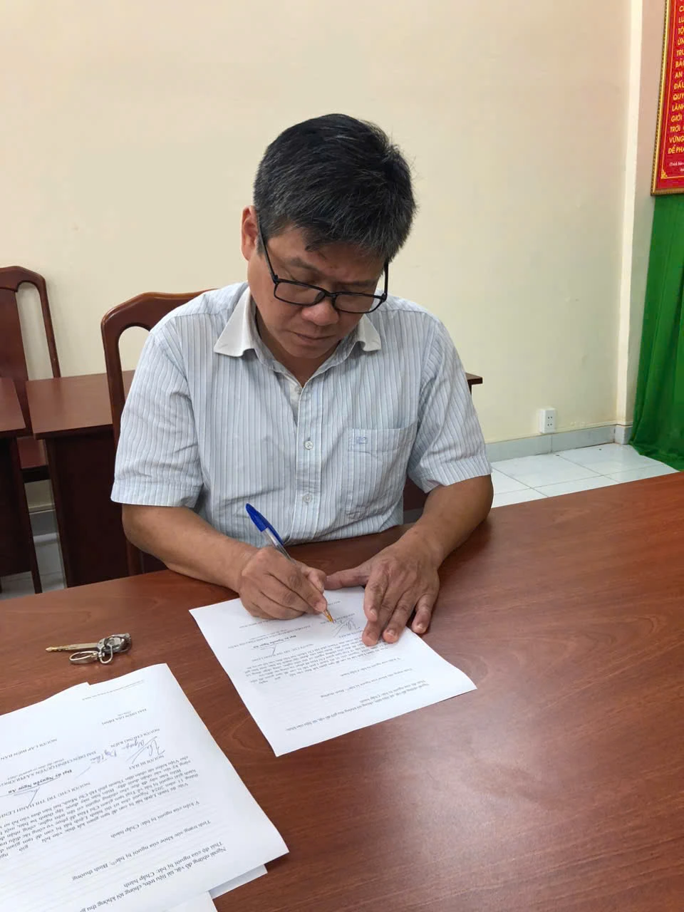 Liên quan vụ lừa hơn 17 tỉ, Công an TP.HCM bắt 1 công chứng viên