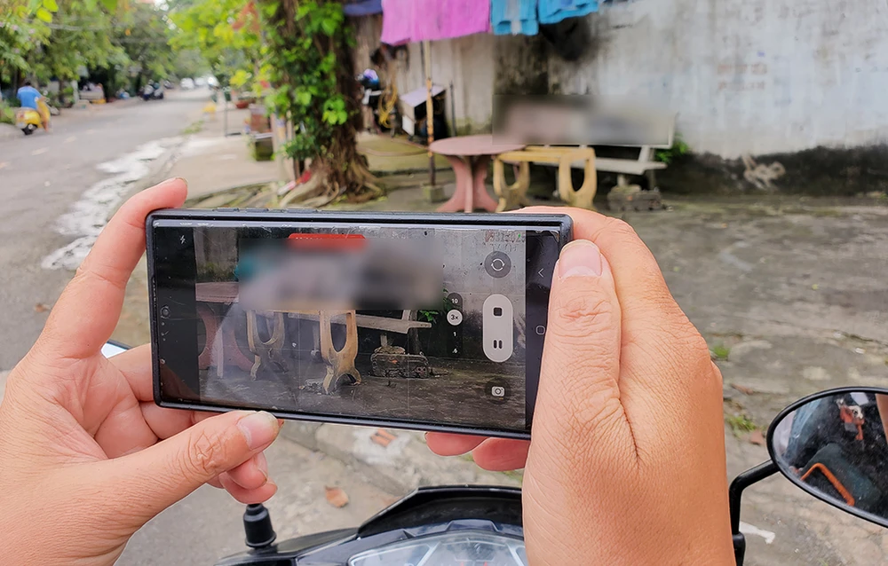 Quảng cáo web cờ bạc trên ghế đá chung cư Tây Thạnh và nhiều tuyến đường tại Tân Phú