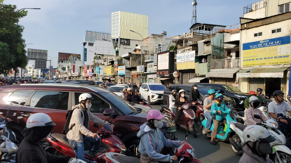 nhieu-duong-o-quan-tan-binh-ket-cung-vi-chay-nha-tren-duong-xuan-hong (1).jpg