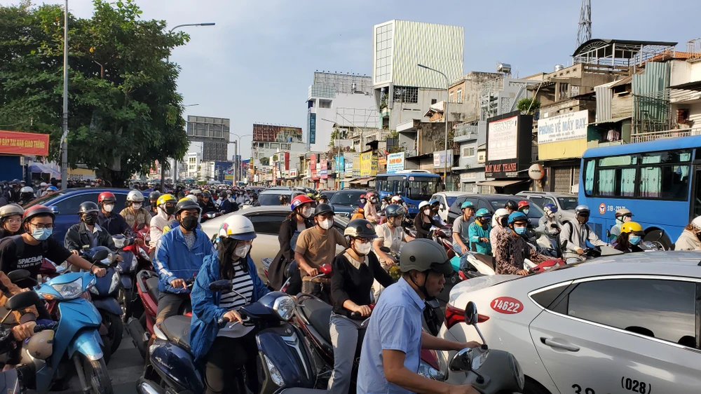 nhieu-duong-o-quan-tan-binh-ket-cung-vi-chay-nha-tren-duong-xuan-hong (15).jpg