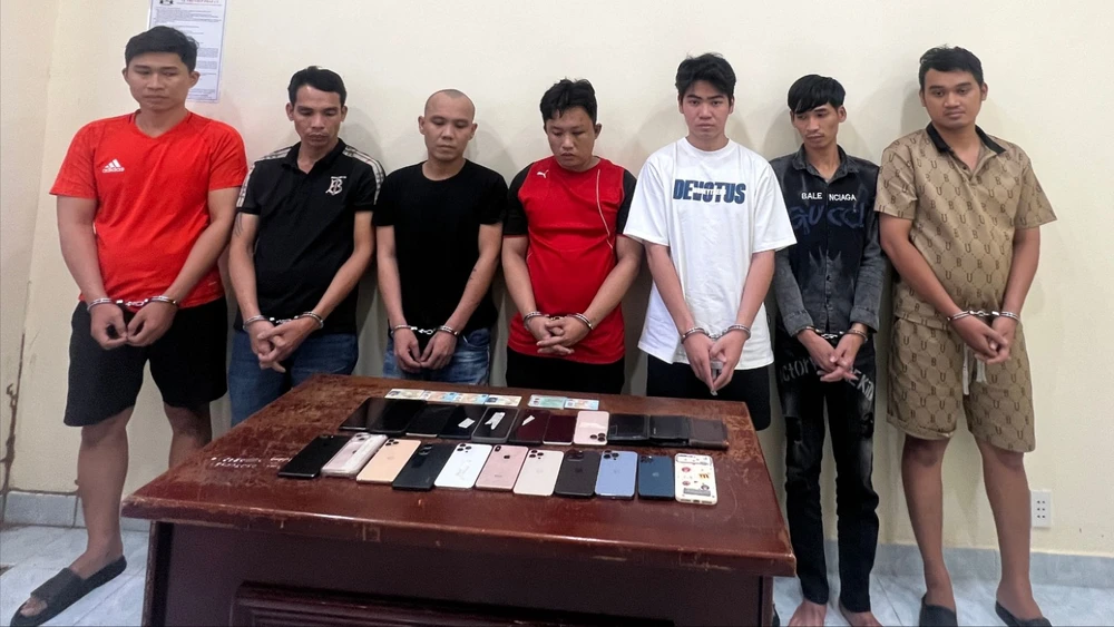 Công an bắt băng trộm 7 người từ tin báo của báo Pháp Luật TP.HCM