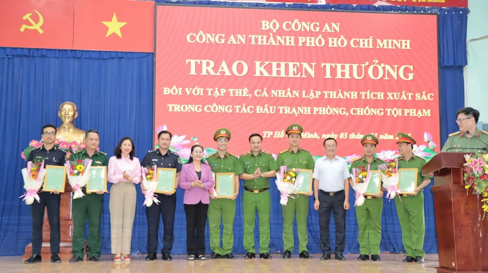 Công an TP.HCM khen thưởng các tập thể, cá nhân có thành tích khám phá nhiều chuyên án