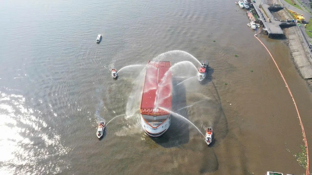 dau-tien-trong-ca-nuoc-tp-hcm-se-dien-tap-chay-no-tai-pho-di-bo-nguyen-hue (23).jpg