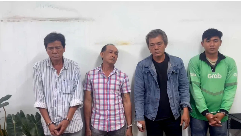 Bắt khẩn cấp nhóm tài xế xe ôm hỗn chiến trước cổng bệnh viện ở quận Bình Thạnh