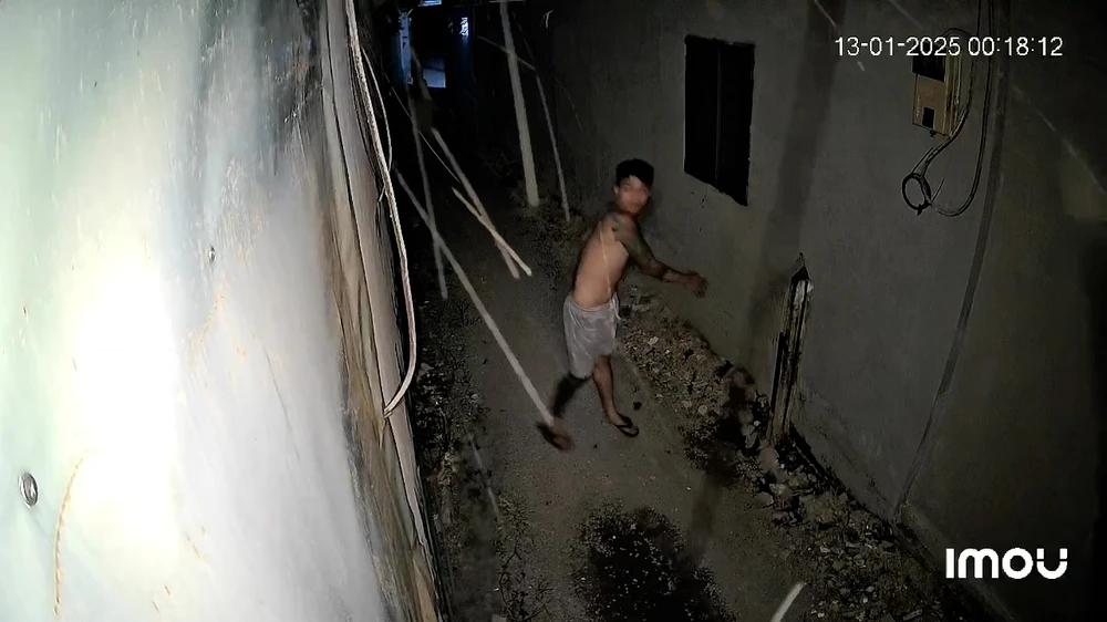 thong-tin-moi-vu-he-nhau-xin-la-nem-da-nha-hang-xom (5).jpg