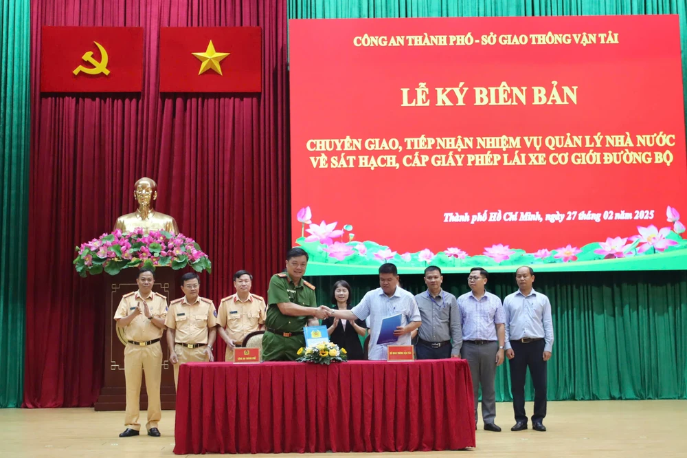 cong-an-tp-hcm-tiep-nhan-nhieu-nhiem-vu-moi-tu-cac-don-vi (10).jpg