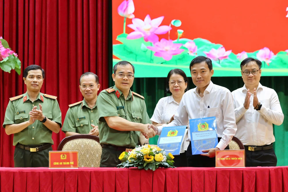 cong-an-tp-hcm-tiep-nhan-nhieu-nhiem-vu-moi-tu-cac-don-vi (3).jpg