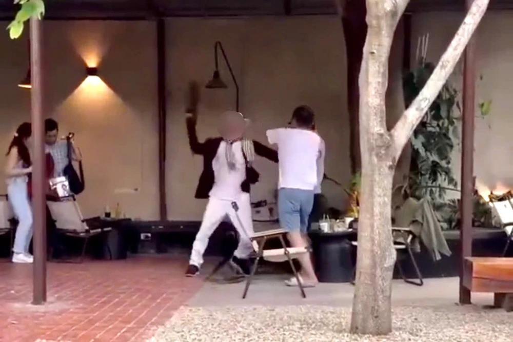 Thanh niên đánh nhau ở TP Thủ Đức khai đã mặc trang phục trắng 15 năm