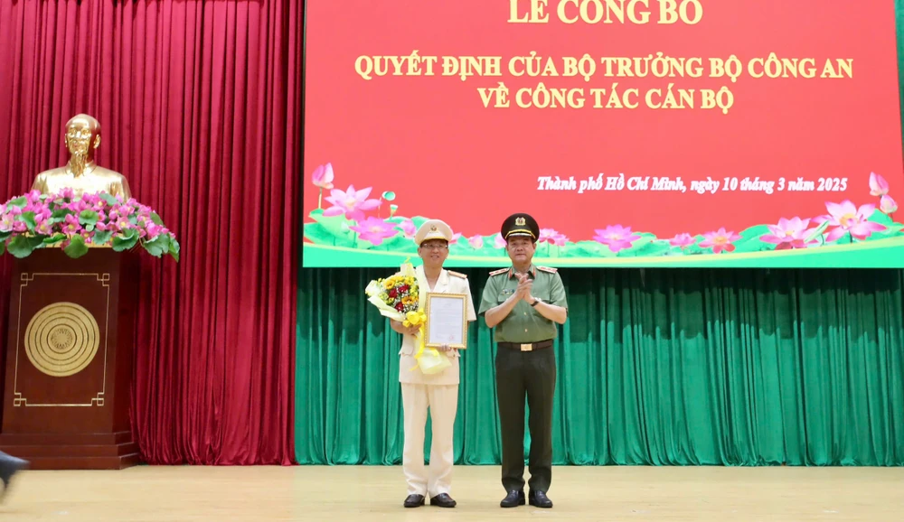 dai-ta-tran-hong-minh-duoc-dieu-dong-lam-pho-giam-doc-cong-an-tp-hcm (3).jpg