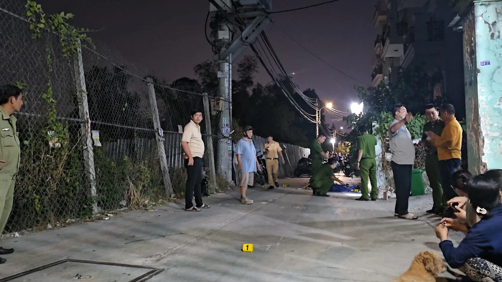 Công an phong tỏa con hẻm điều tra vụ tai nạn chết người ở Bình Tân