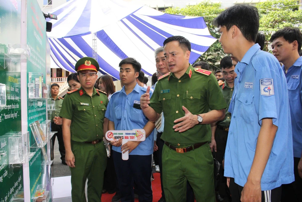 Thiếu tướng Mai Hoàng: “Ma túy đang len lỏi vào giảng đường đại học”