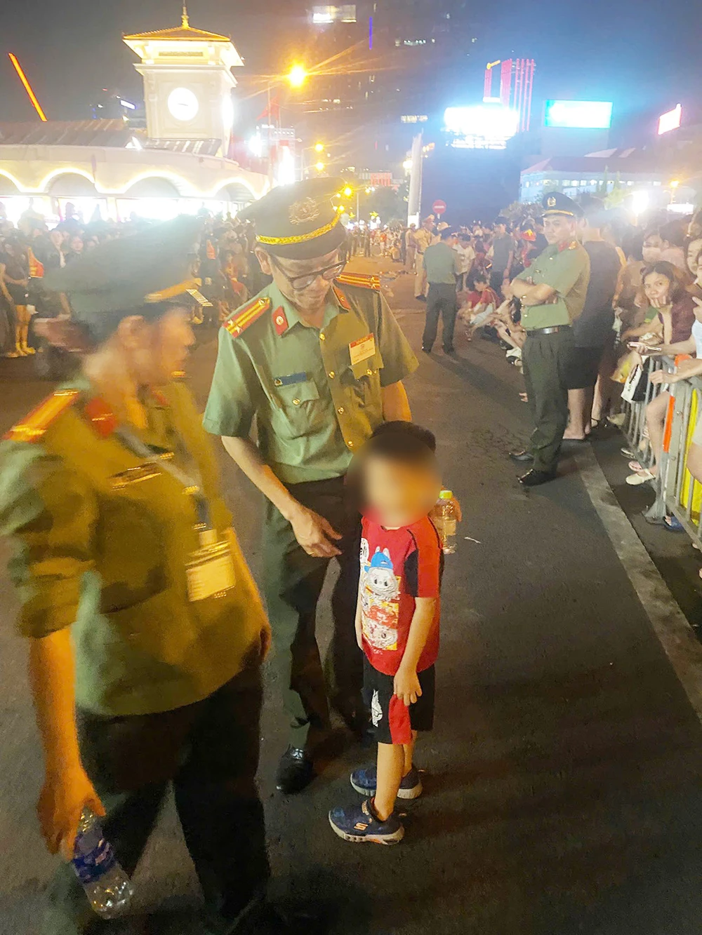 Tuổi trẻ Phòng Hồ sơ nghiệp vụ hỗ trợ 2 bé đi lạc trong chương trình sơ duyệt cấp Nhà nước