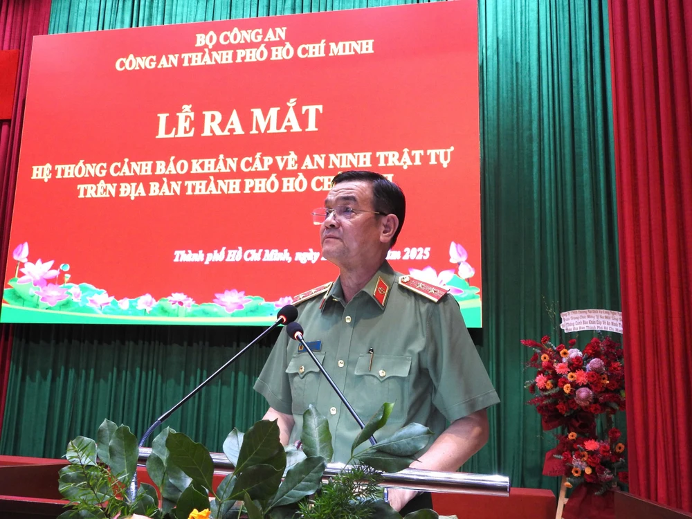 cong-an-tp-hcm-ra-mat-he-thong-canh-bao-khan-cap-ve-an-ninh-trat-tu (3).jpg