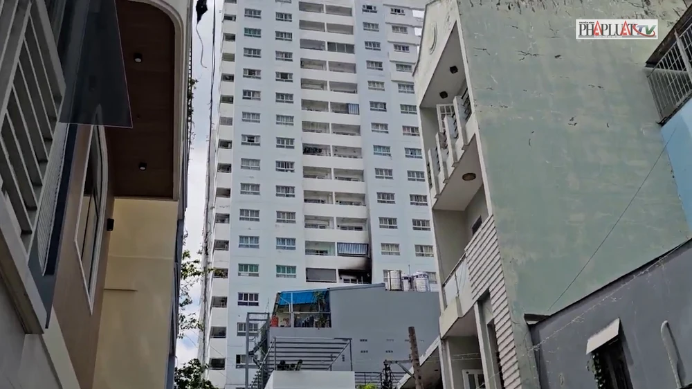 Cháy cục nóng máy lạnh tại chung cư ở Tân Phú, cư dân hoảng loạn