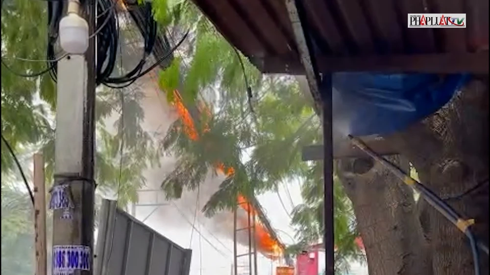 chay-duong-dien-o-huong-lo-80-nhieu-ho-dan-bi-mat-dien-2.jpg