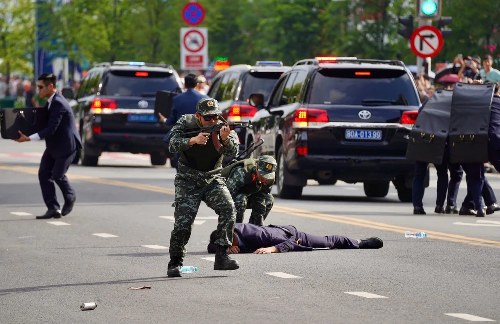 khong-the-roi-mat-truoc-canh-canh-ve-trinh-dien-giai-cuu-nhan-vat-vip (1).jpg