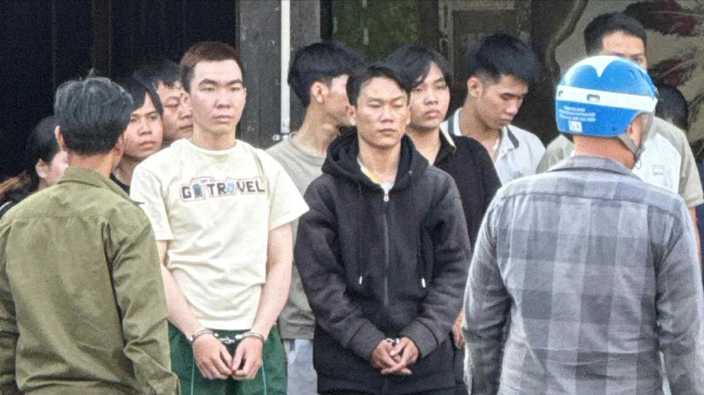 Thực nghiệm hiện trường vụ nam thanh niên bị đâm chết tại quán nhậu ở Hóc Môn