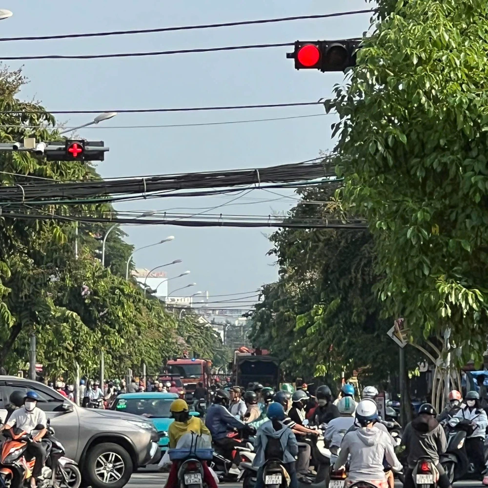 chay-lon-trung-tam-tiec-cuoi-royal-center-nhieu-nguoi-thao-chay (5).jpg