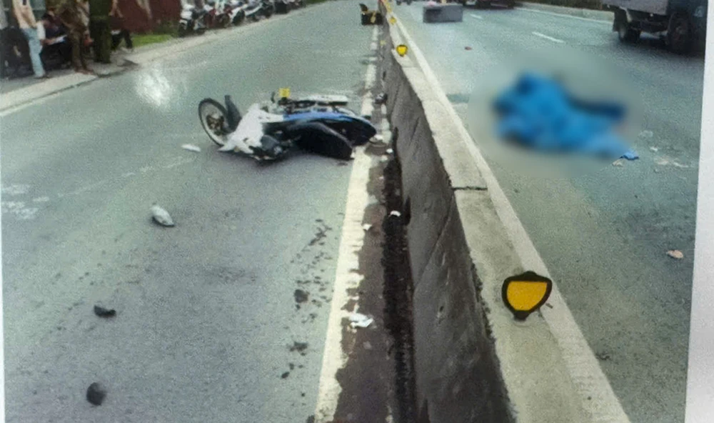 Tìm nhân chứng vụ thanh niên 17 tuổi ngã xe, nghi bị ô tô cán chết ở Quận 12