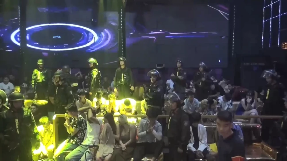 cong-an-tp-hcm-dot-kich-3-quan-bar-o-phuong-dong-hoa-phuong-an-phu-va-phuong-vung-tau (7).jpg